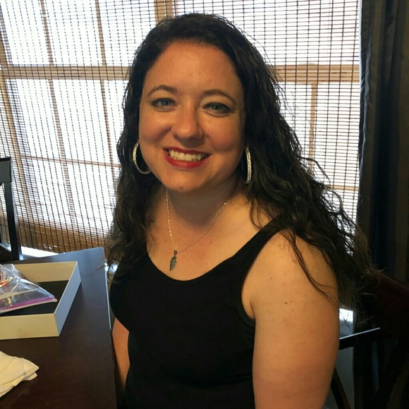 Meet your Posher, Anna - Picture 1 of 1